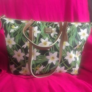 Dooney & Bourke leather handbag 👜